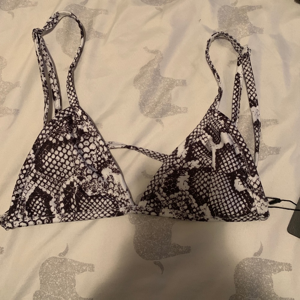 3 two piece bathing suits - Picture 4 of 5